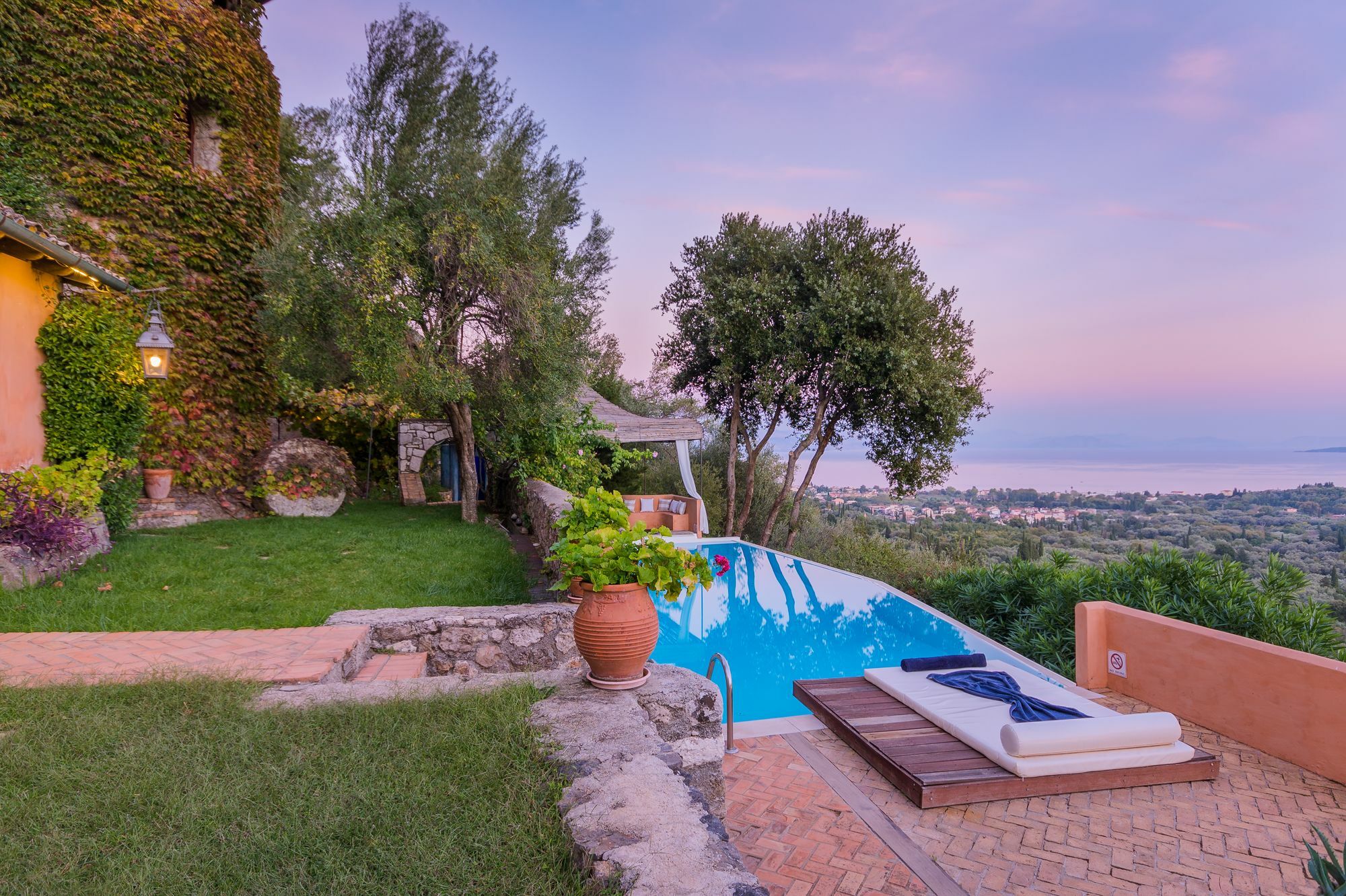 Villa Melolia Ipsos Ngoại thất bức ảnh